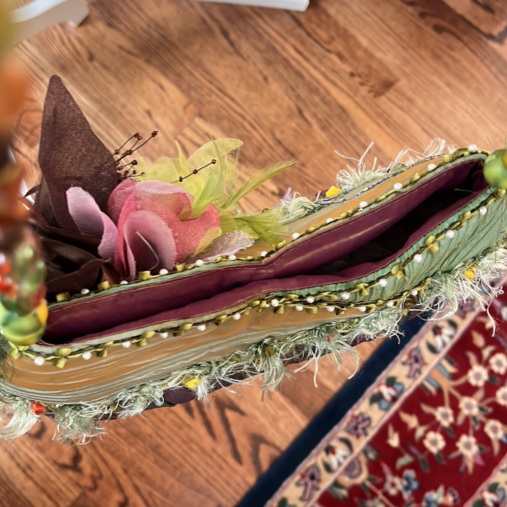 Exquisite Handcrafted Mary Frances Crossbody Bag - EUC - Picture 10 of 15